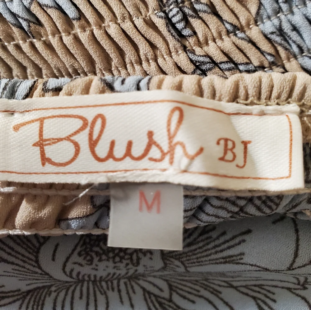 NWOT Blush Wrap Front Crop Blouse Size Medium - Picture 8 of 9